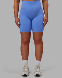 Woman wearing Elixir Ultra High-Rise 9" Short Pockets - Ultramarine | Model:Bronty | Size:M | Thumbnail Index: 6