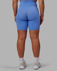 Woman wearing Elixir Ultra High-Rise 9" Short Pockets - Ultramarine | Model:Bronty | Size:M | Thumbnail Index: 3