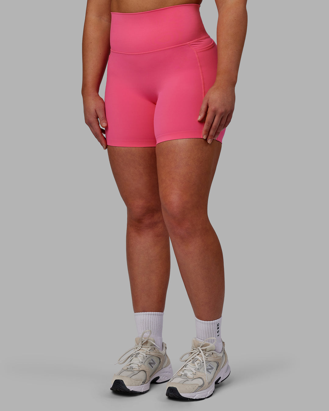 Elixir Ultra High-Rise 6" Short Pockets - Carmine Rose - view 7