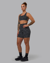 Woman wearing Elixir Ultra High-Rise 6" Short Pockets - Tranquil-Black | Thumbnail Index: 3