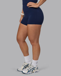 Woman wearing Elixir Ultra High-Rise 4" Short - Future Navy | Model:Lyss | Size:S | Thumbnail Index: 5
