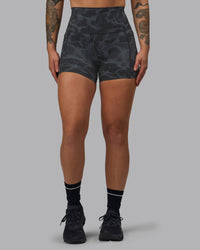 Woman wearing Elixir Ultra High-Rise 4" Short Pockets - Tranquil-Black | Model:Robyn | Size:S | Thumbnail Index: 4