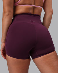 Woman wearing Elixir Ultra High-Rise 4" Short Pockets - Cherry Lacquer | Model:Lyss | Size:S | Thumbnail Index: 8