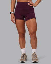 Woman wearing Elixir Ultra High-Rise 4" Short Pockets - Cherry Lacquer | Model:Lyss | Size:S | Thumbnail Index: 6