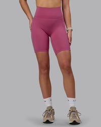 Woman wearing Fusion Ultra High-Rise 9" Short Pockets - Mauve Haze | Model:Chloe | Size:XS | Thumbnail Index: 7