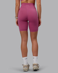 Woman wearing Fusion Ultra High-Rise 9" Short Pockets - Mauve Haze | Model:Chloe | Size:XS | Thumbnail Index: 2