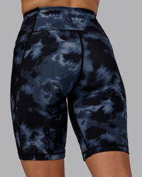 Woman wearing Fusion Ultra High-Rise 9" Short Pockets - Tie Dye-Midnight | Model:Halle | Size:S | Thumbnail Index: 6