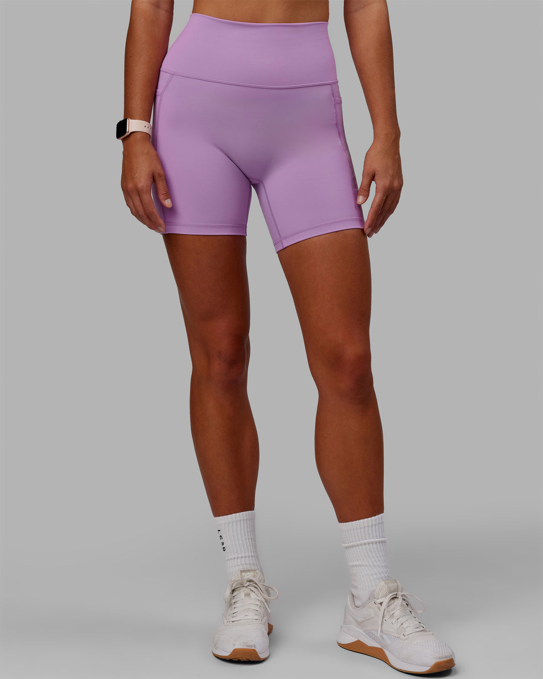Woman wearing Fusion Ultra High-Rise 6" Short Pockets - Light Violet | Model:Asia | Size:S - view 10