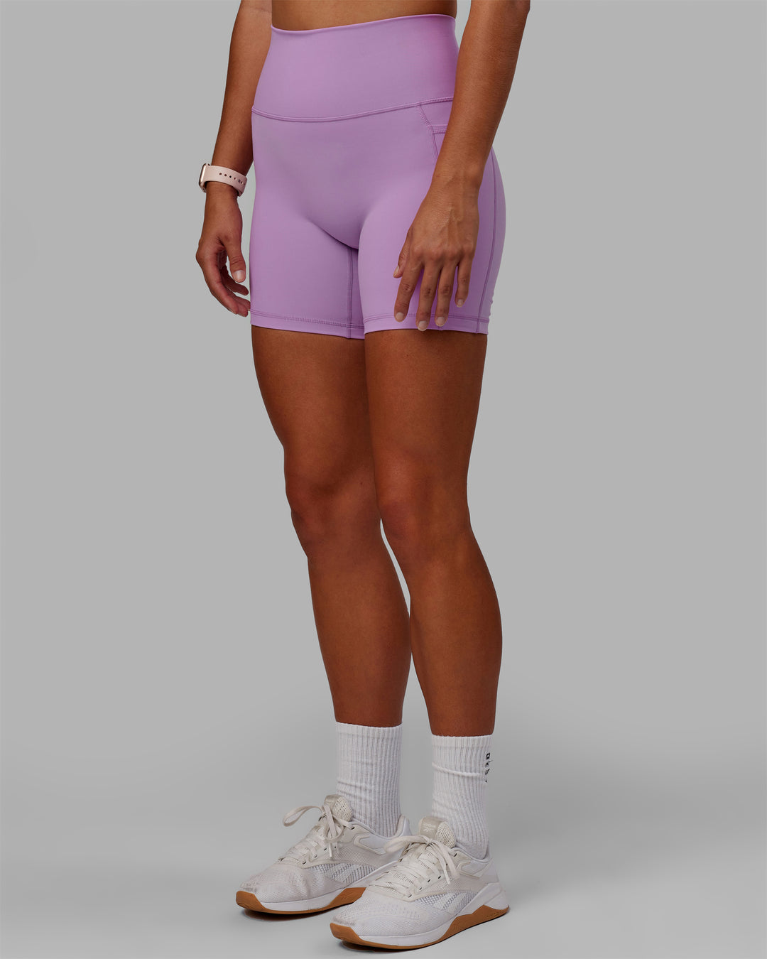 Woman wearing Fusion Ultra High-Rise 6" Short Pockets - Light Violet | Model:Asia | Size:S - view 8