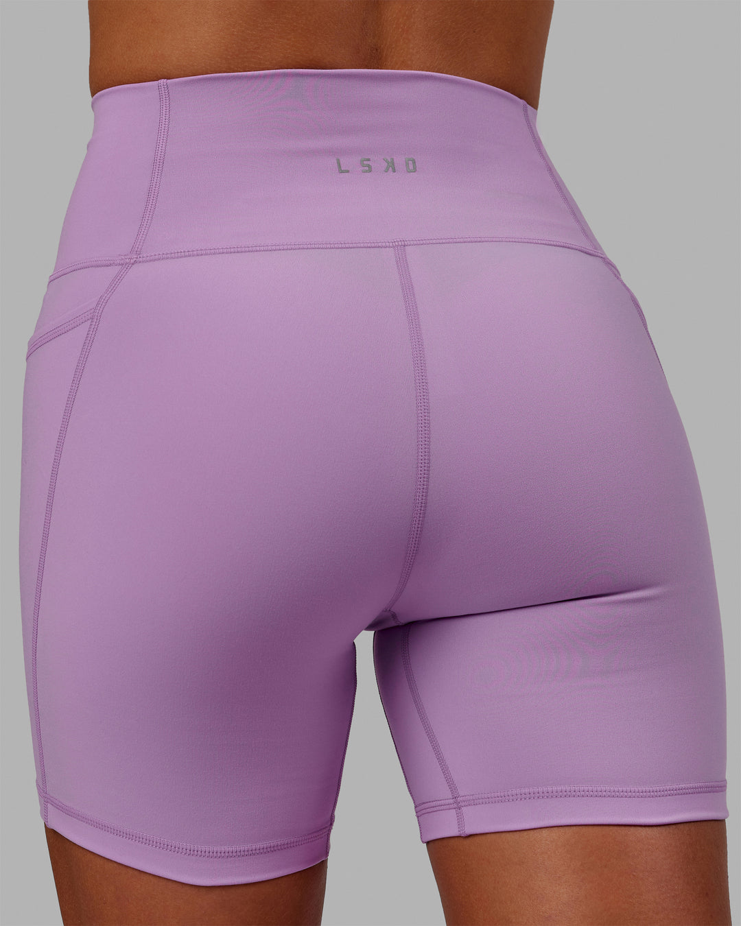 Woman wearing Fusion Ultra High-Rise 6" Short Pockets - Light Violet | Model:Asia | Size:S - view 9