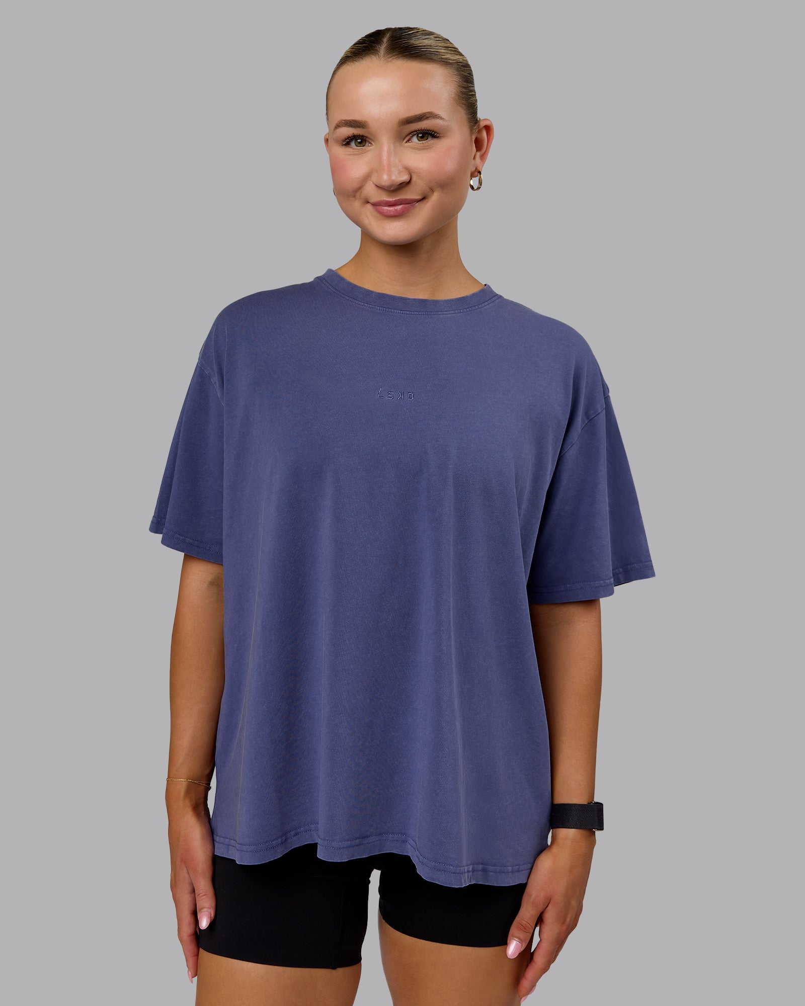 Woman wearing Go-To FLXCotton Oversized Tee Washed - Future Dusk