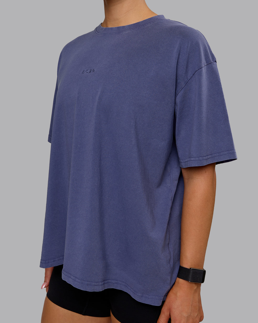 Woman wearing Go-To FLXCotton Oversized Tee Washed - Future Dusk - view 5