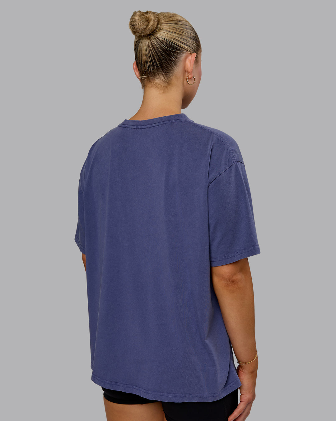 Woman wearing Go-To FLXCotton Oversized Tee Washed - Future Dusk - view 3