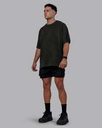 Man wearing MVP Heavyweight Tee Oversize - Pirate Black | Thumbnail Index: 3
