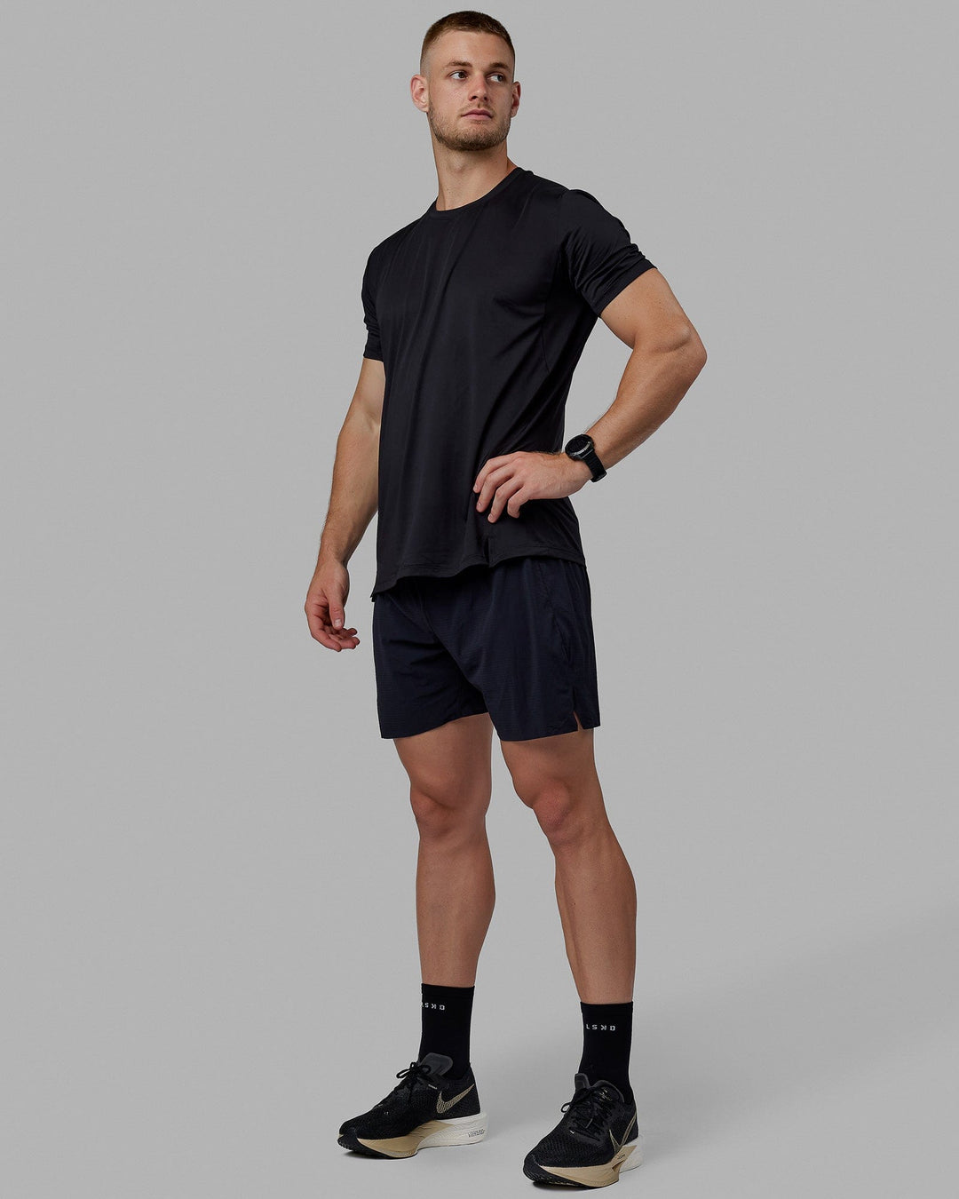 Man wearing Pace Running Tee - Black - view 5