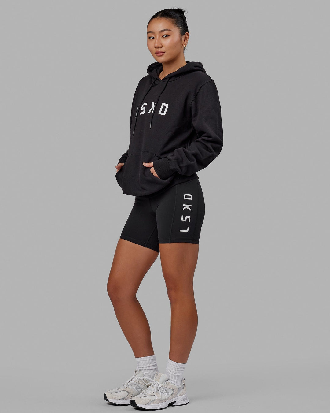 Woman wearing Structure Hoodie - Black-White - view 5