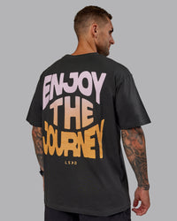 Man wearing Unisex E.T.J FLXCotton Tee Oversize - Pirate Black-Pop Pink | Thumbnail Index: 4