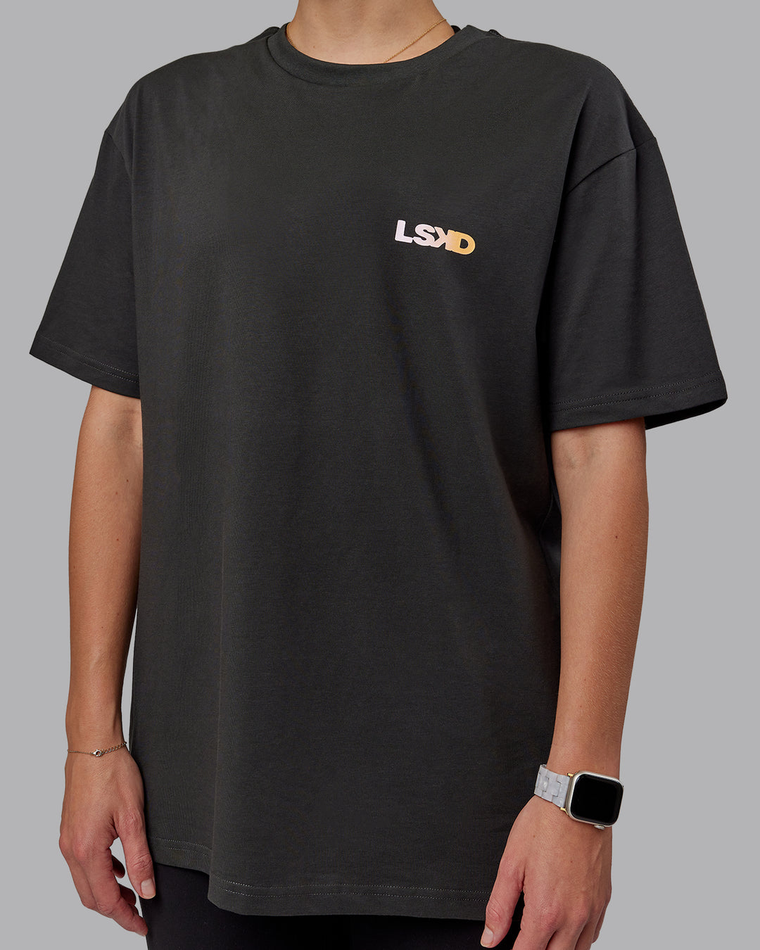 Woman wearing Unisex E.T.J FLXCotton Tee Oversize - Pirate Black-Pop Pink - view 8
