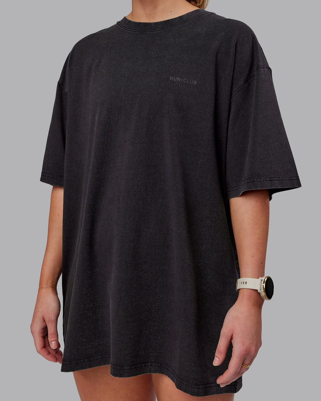 Woman wearing Unisex Washed RUN CLUB FLXCotton Tee Oversize - Black-Black - view 11
