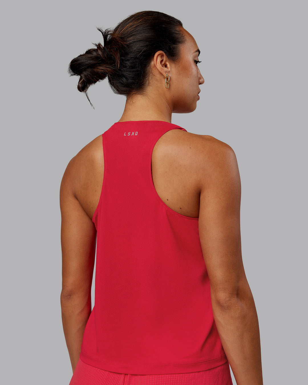 Woman wearing Pace Running Tank - Scarlet - view 5