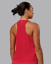 Woman wearing Pace Running Tank - Scarlet | Thumbnail Index: 4
