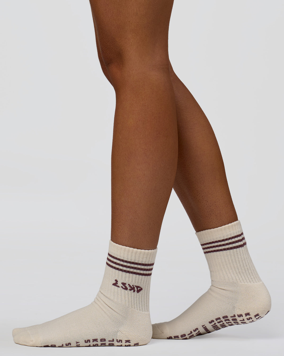 Motion Pilates Grip Socks - Off White-Hot Chocolate