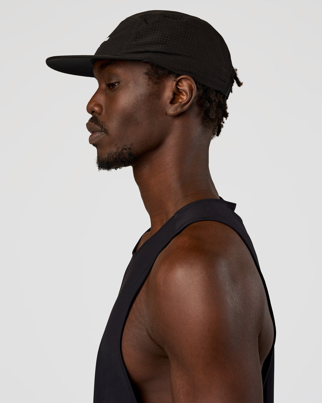 Man wearing Run Club 2.0 Cap - Black - view 5