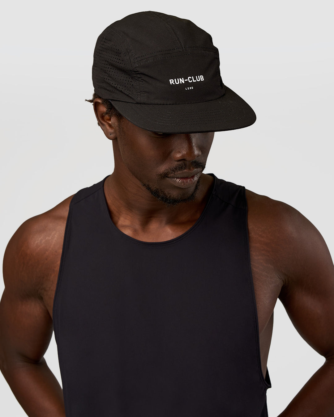 Man wearing Run Club 2.0 Cap - Black - view 4