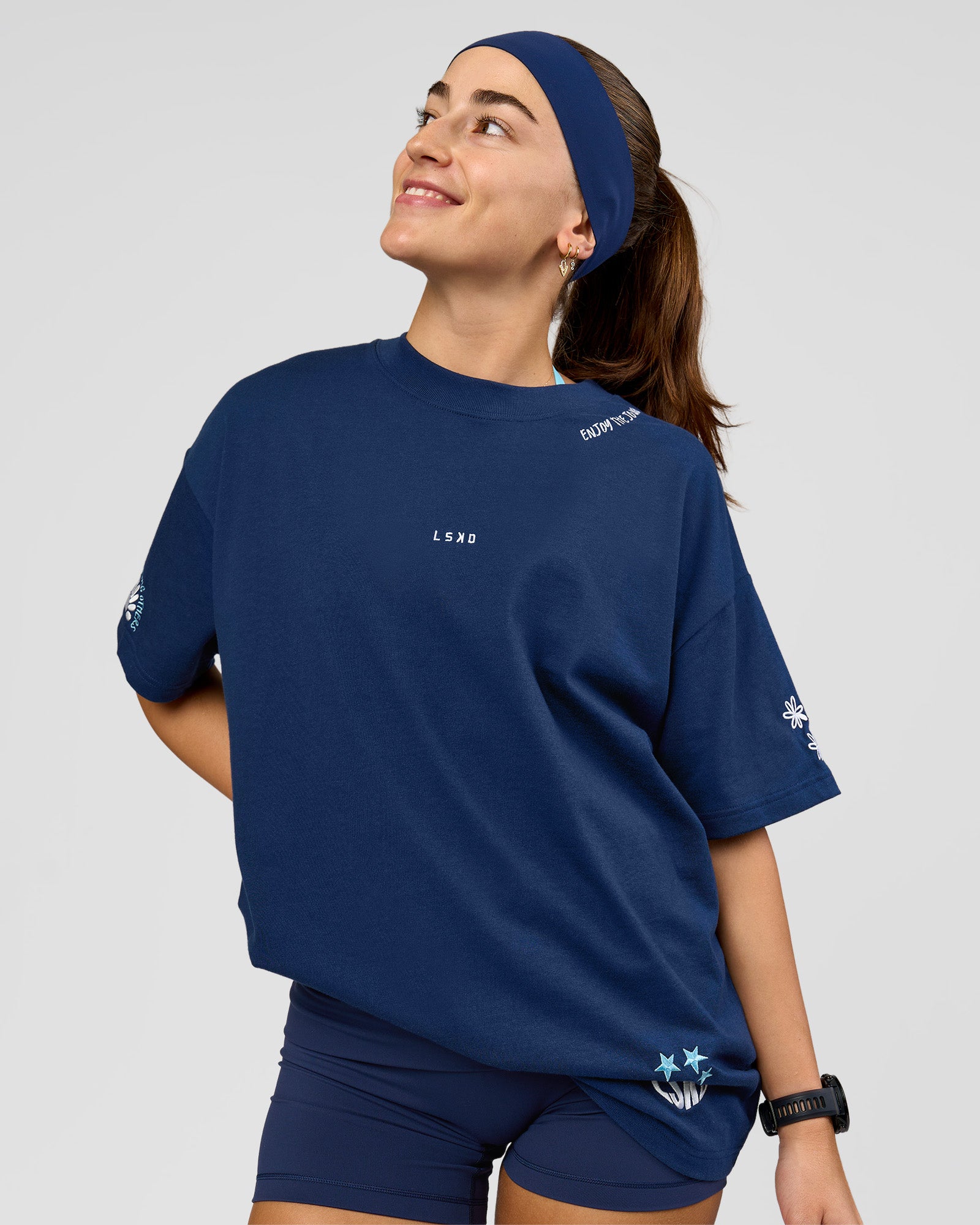 Woman wearing Pace Bonded Headband - Future Navy | Model:Grace 