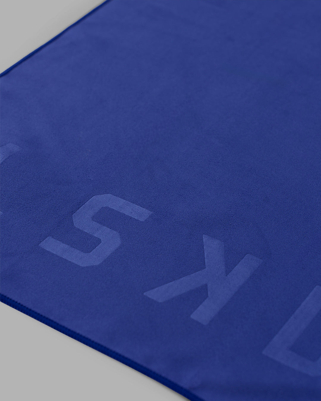 Perform Microfibre Lightweight Towel Medium - Power Cobalt - view 4