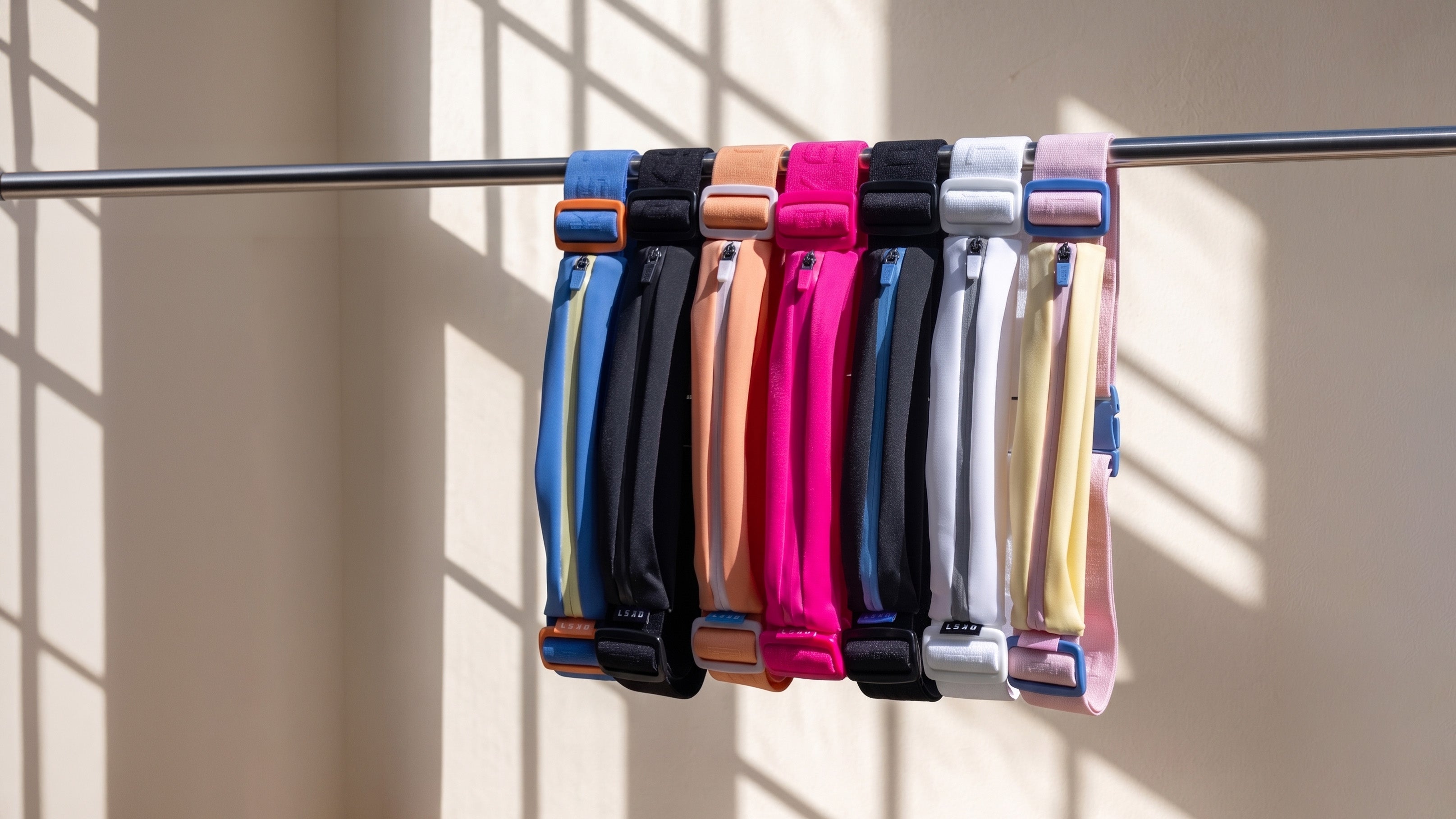 Say goodbye to the distraction of a shifting, bouncing belt. Our Rep Run Belt sits perfectly flat against your waist, moving with your body rather than against it. From your first step to your final cool-down, it delivers a custom, zero-bounce fit that leaves you to focus entirely on crushing your next personal best.