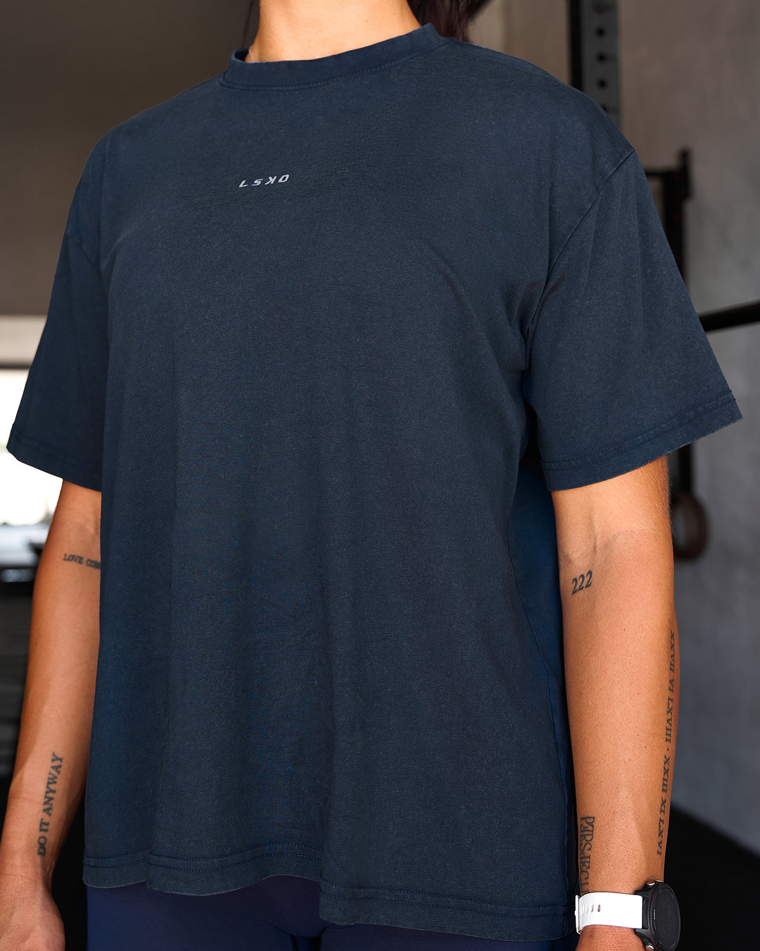 Woman wearing Go-To FLXCotton Oversized Tee - Future Navy Washed | Model:Chyna | Size:S - view 3