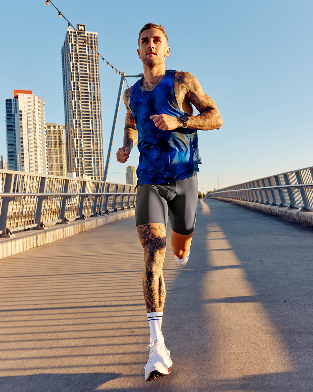 Man wearing Pursuit Training Tank - Fade Print | Model:Tommy | Size:S - view 4