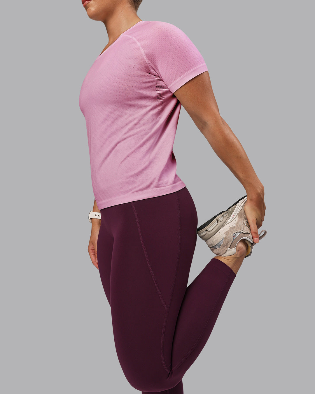Woman wearing AeroFLX+ Seamless Tee - Pirouette-Bubblegum | Model:Lyss | Size:S - view 2