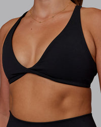 Woman wearing Agile Sports Bra - Black| Model:Phoebe | Size:S | Thumbnail Index: 3
