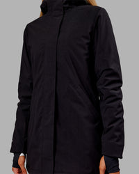 Woman wearing Auxiliary 2.0 Jacket - Black | Model:Ella | Size:S | Thumbnail Index: 11