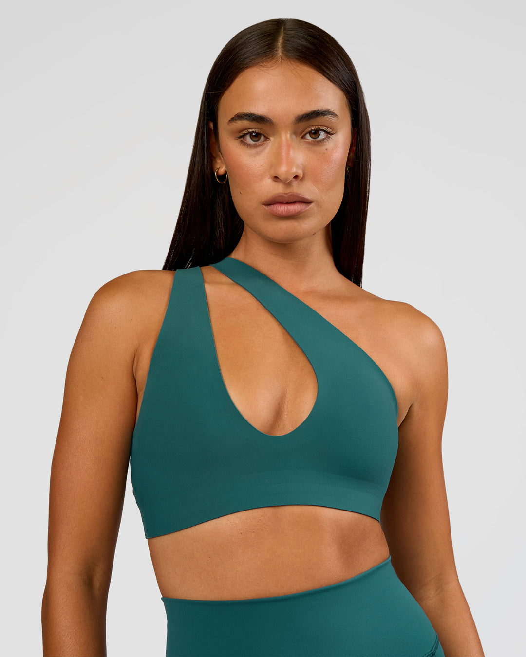 Woman wearing Bend &amp; FLX Plunge Sports Bra - Transformative Teal | Model:Ruby | Size:S - view 4