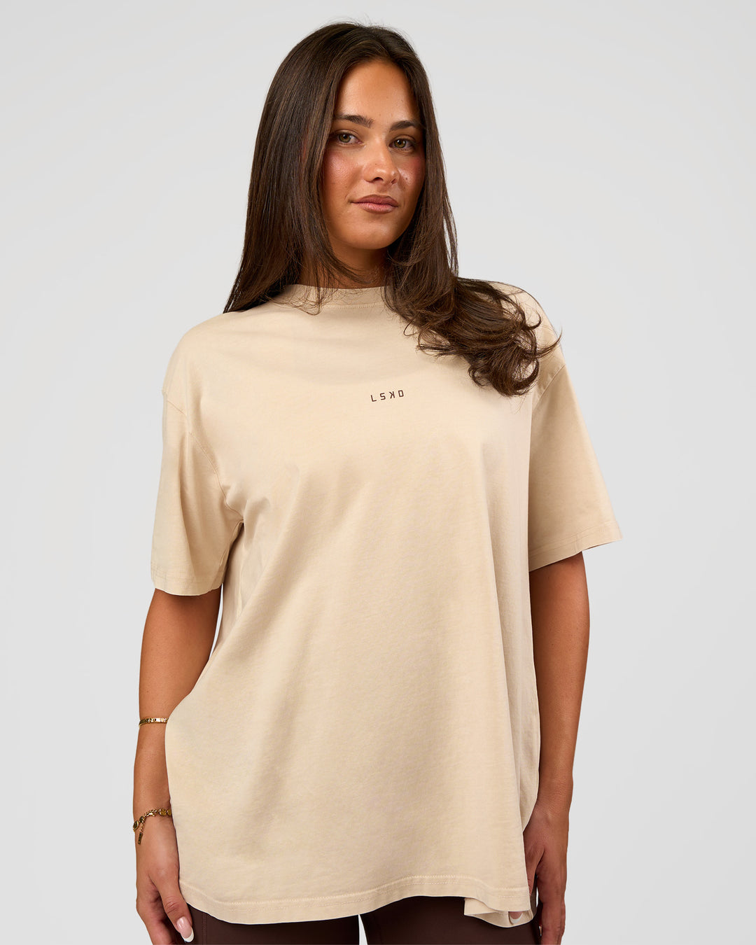 Woman wearing Built On Values Oversized Washed Tee - Shale Beige Washed-Hot Chocolate | Model:Bianca | Size:S - view 2