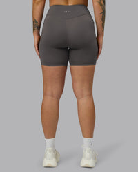 Woman wearing Elite High-Rise 6" Short Pockets - Dark Storm | Model:Robyn | Size:S | Thumbnail Index: 3