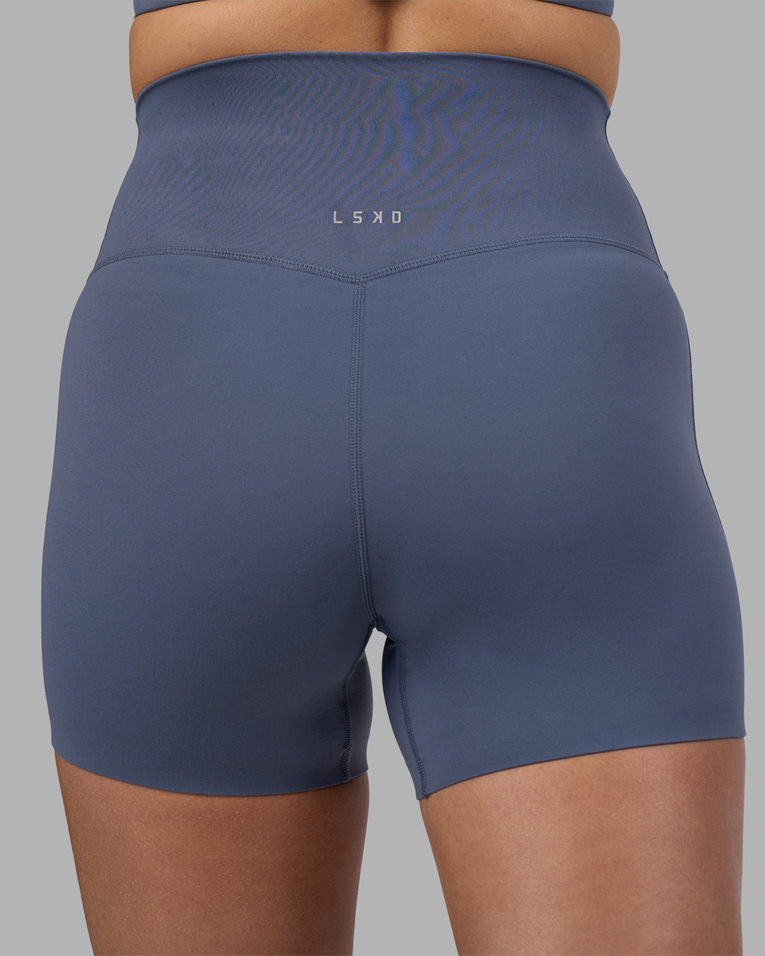 Woman wearing Elixir Ultra High-Rise 4" Short - Night Shadow | Model:Phoebe | Size:S - view 8