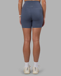 Woman wearing Elixir Ultra High-Rise 6" Short - Night Shadow | Model:Phoebe | Size:S | Thumbnail Index: 7
