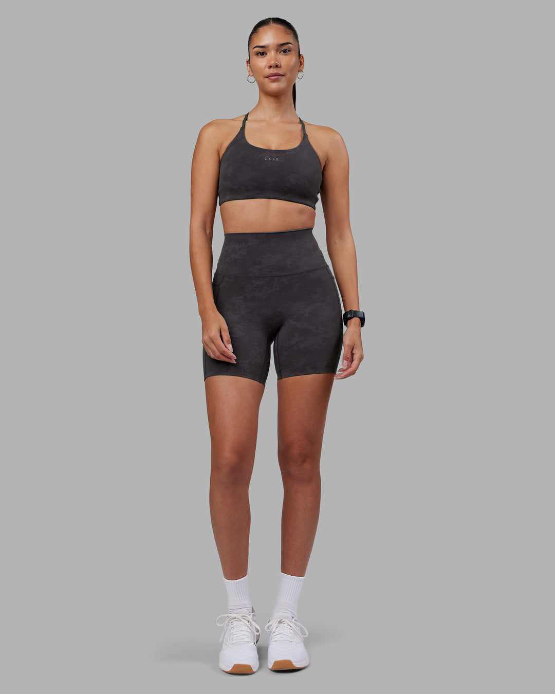 Woman wearing Elixir Ultra High-Rise 6" Short Pockets - Dark Storm Wash | Model:Rhiley | Size:S - view 5