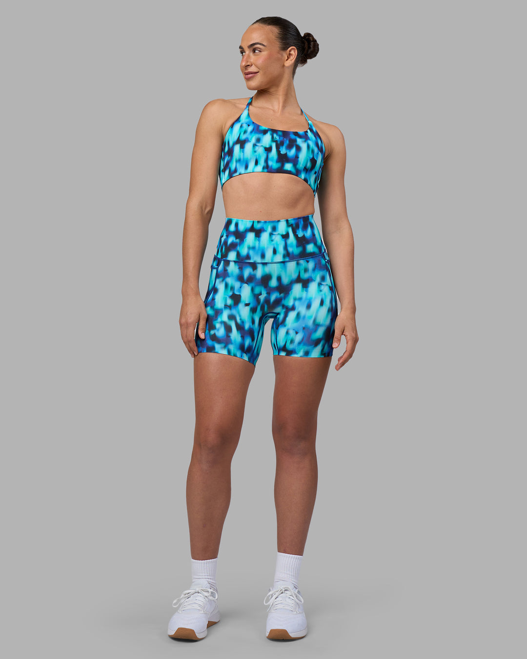 Woman wearing Elixir Ultra High-Rise 6" Short Pockets - Luminous | Model:Sophie | Size:S - view 7