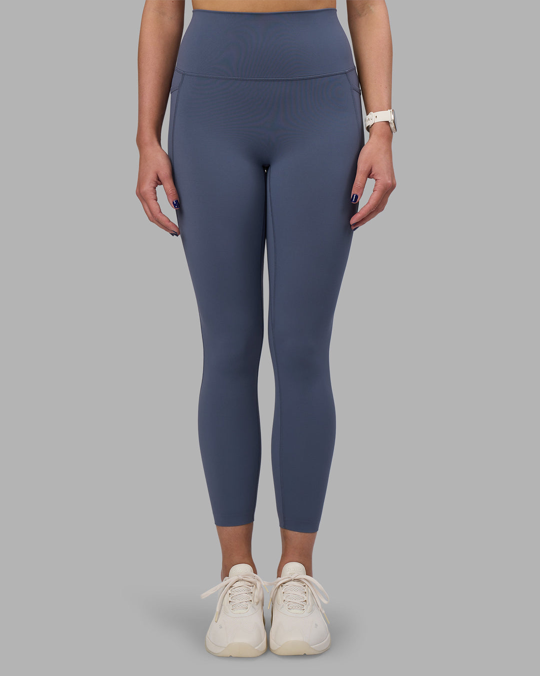 Woman wearing Elixir Ultra High-Rise 7/8 Legging Pockets - Night Shadow | Model:Phoebe | Size:S - view 8