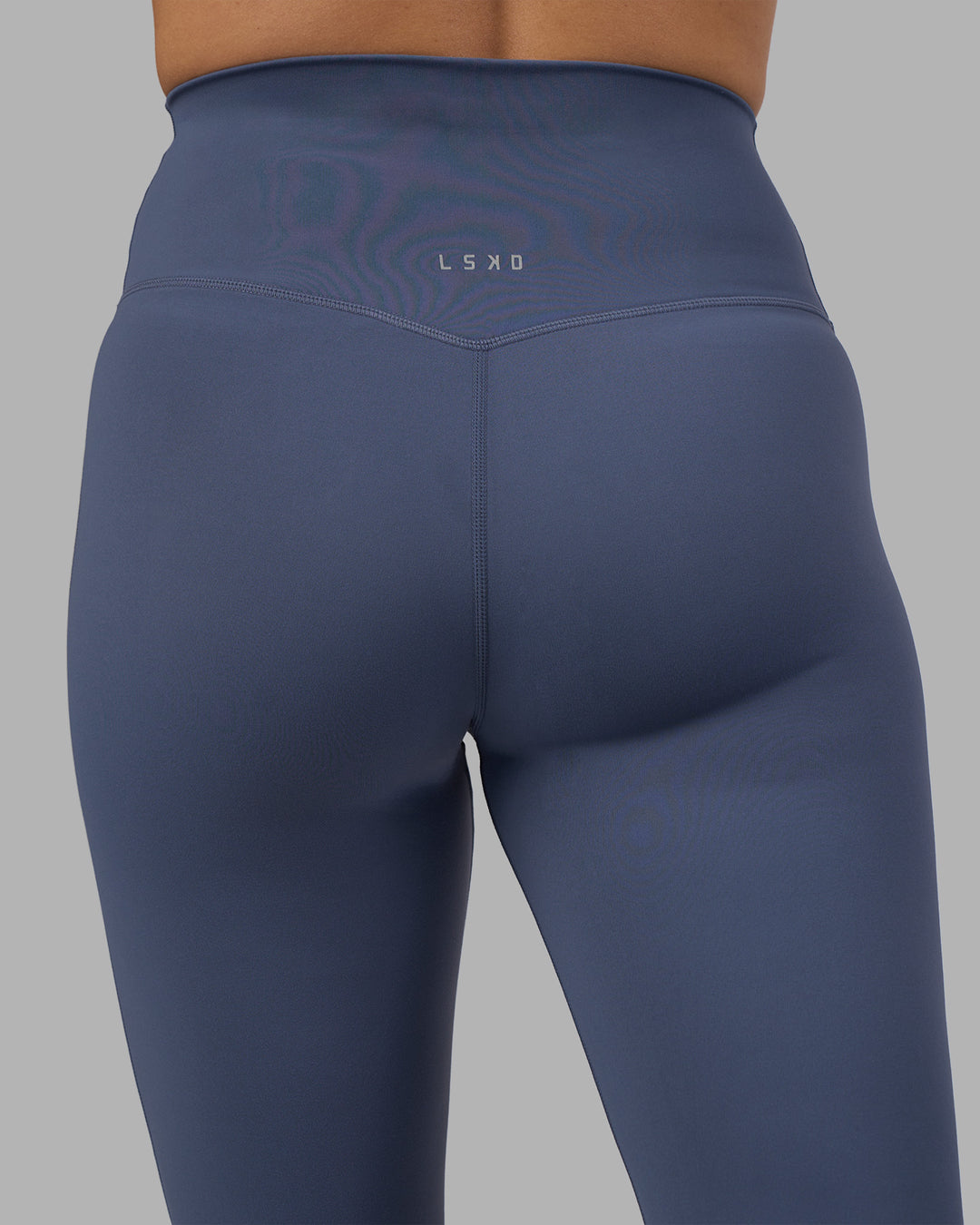 Woman wearing Elixir Ultra High-Rise Full Length Legging - Night Shadow | Model:Phoebe | Size:S - view 8