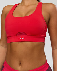 Woman wearing Fast Track Sports Bra Scarlet | Model:Bianca | Size:S | | Thumbnail Index: 4