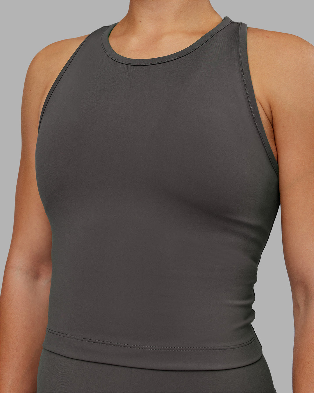 Woman wearing Flow Performance Tank 2.0 - Dark Storm | Model:Keisha | Size:S - view 5