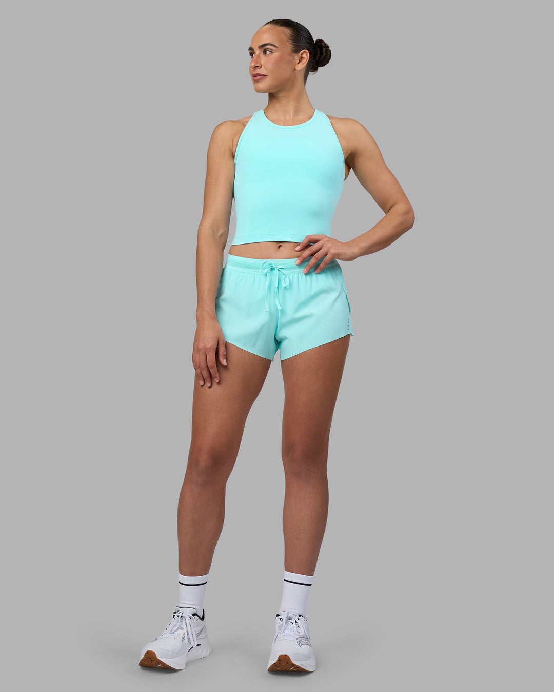 Woman wearing Flow Performance Tank 2.0 - Island Paradise | Model:Sophie | Size:S - view 3