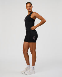 Woman wearing Fusion Graphic Ultra High-Rise 6" Short Pockets - Black-Radiate | Model:Rosie | Size:S | Thumbnail Index: 5