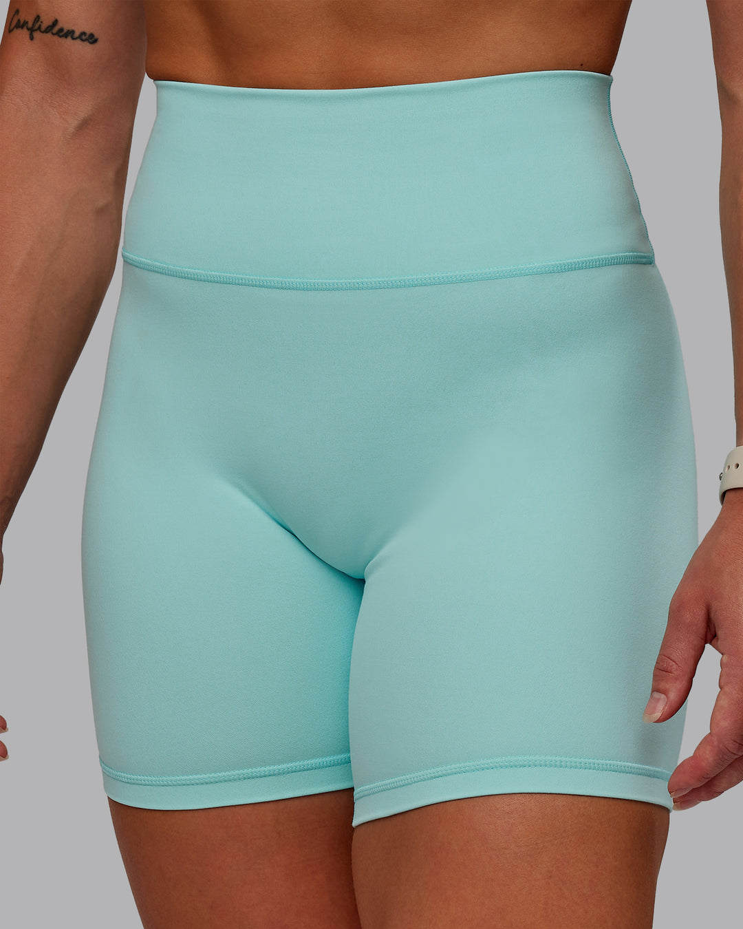 Woman wearing Fusion Ultra High-Rise 6" Short - Island Paradise | Model:Amber | Size:S - view 8